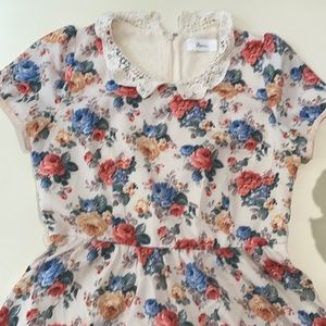 sizes 0 flowered excellent condition